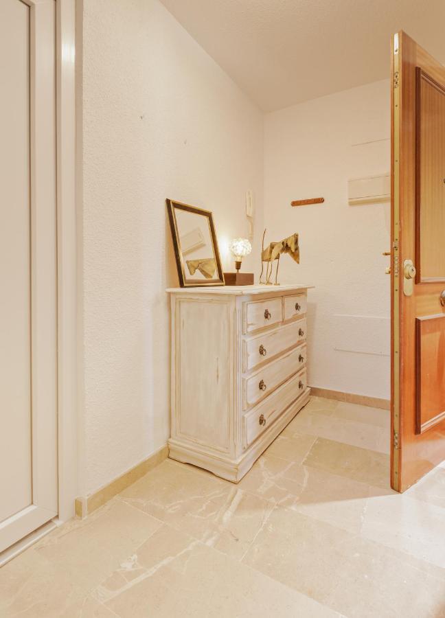 Fresh Penthouse Apartment With Great Sea Views กาซาเรส ภายนอก รูปภาพ