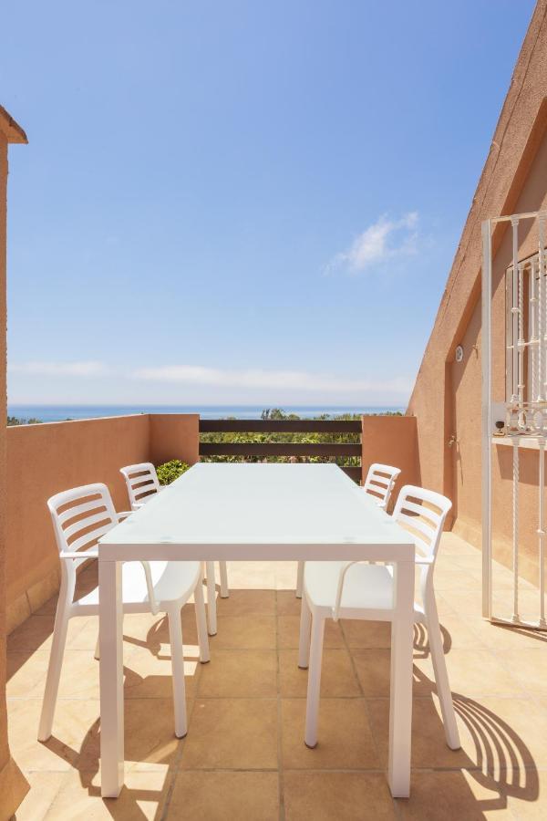 Fresh Penthouse Apartment With Great Sea Views กาซาเรส ภายนอก รูปภาพ